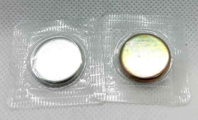 Магнит у пакеті